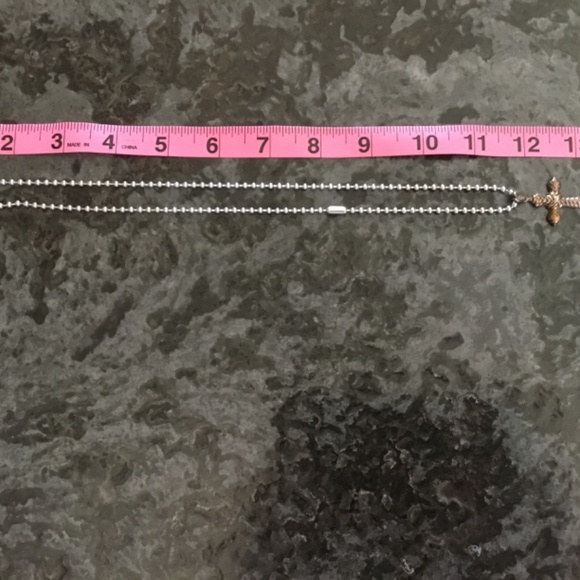 Cross necklace with beaded chain - Picture 2 of 4